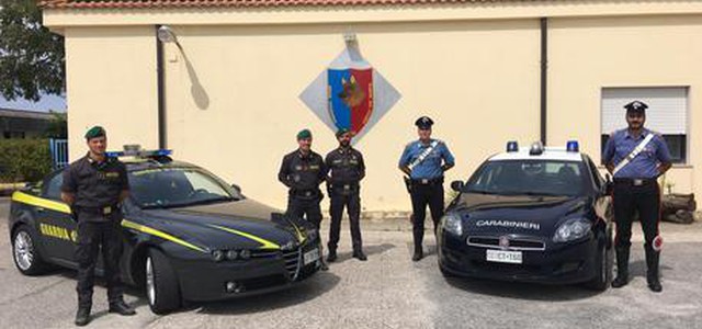 Bomba artigianale scoperta in un terreno