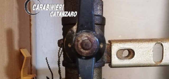 Furto aggravato di gas, arrestato
