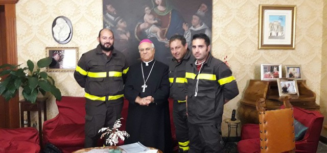 Precari vigili del fuoco Usb ricevuti da Mons. Bertolone
