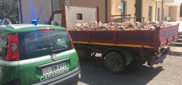 Smaltimento illegale di rifiuti edili - 2 denunce