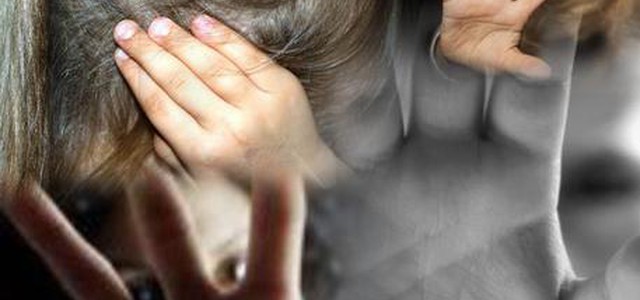 Botte a bimbi, anche disabili, maestra ai domiciliari