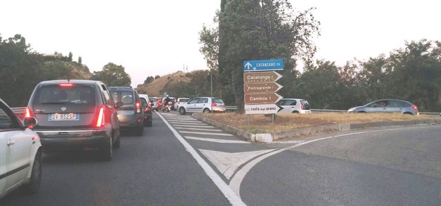 Ponte Morandi: "Favorire il flusso veicolare sulla statale 106 nel comune di Stalettì"