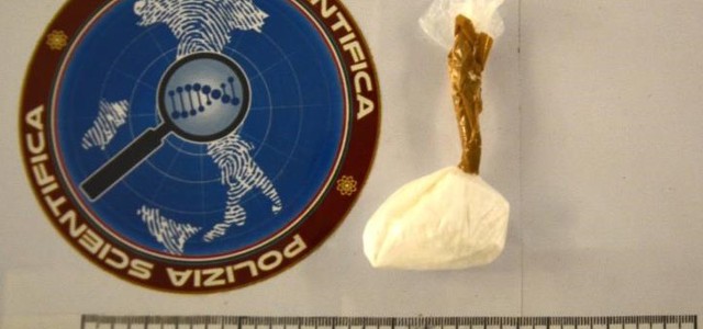 Catanzaro, arrestati due giovani coniugi per spaccio di droga