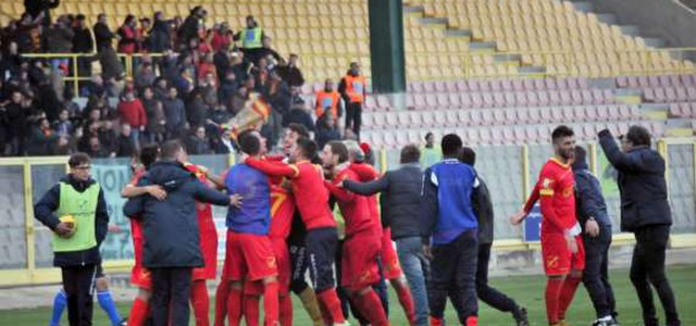 Catanzaro con la Juve Stabia per fare "tredici"