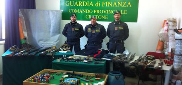 Maxi sequestro armi in Calabria