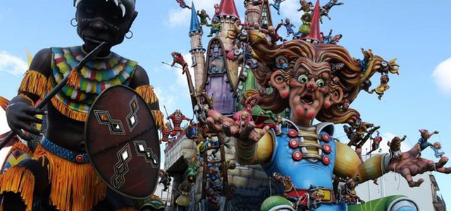 'Gli eroi' al Carnevale di Putignano