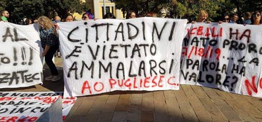 Catanzaro, protesta dei precari ospedale "Pugliese-Ciaccio" licenziati (FOTO)