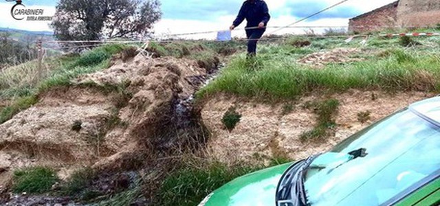 Reflui industriali in torrente, sequestrato allevamento