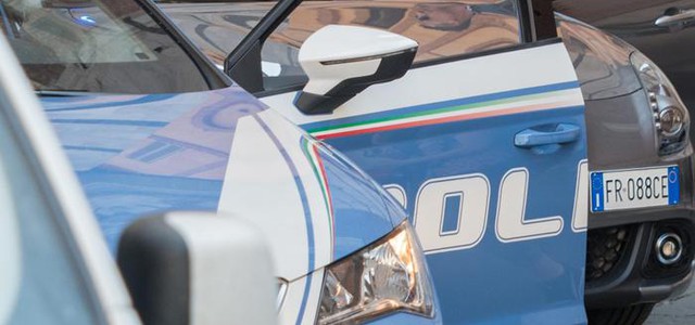 Pagano hotel e ristorante a Pizzo con banconote false, arrestata una coppia del napoletano