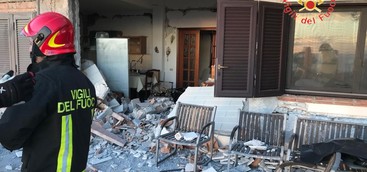 Proseguono gli interventi dei Vigili del fuoco calabresi  a Catania (FOTO)