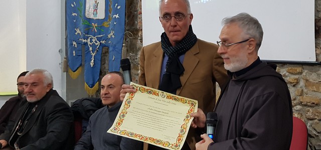 San Vito sullo Ionio, consegnata a padre Giuseppe Sinopoli la cittadinanza benemerita