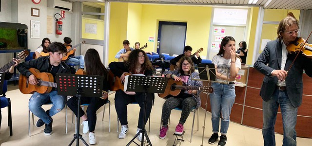 Asp Catanzaro: studenti protagonisti di un evento musicale dedicato ai degenti dell’ospedale “San Giovanni Paolo II” di Lamezia Terme
