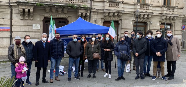 Anche in Calabria Fratelli d'Italia si mobilità a sostegno del commercio locale e dei prodotti italiani