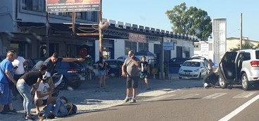 Flash - Incidente a Roccelletta di Borgia, ferito a terra (FOTO)