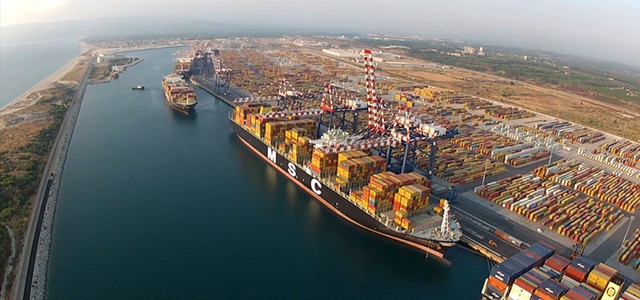Avviata decandenza concessione demaniale delle banchine del porto di Gioia Tauro