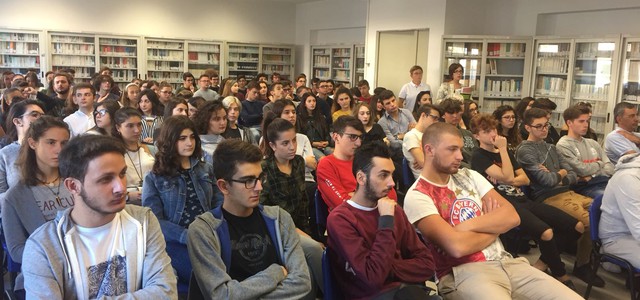 Educazione alla Salute e Prevenzione: “Universo Minori” dona defibrillatore a Liceo Fermi