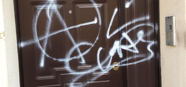 Reggio, scritte sulla porta del Grande Oriente. Bisi:"Massoneria nel mirino dell'Isis"
