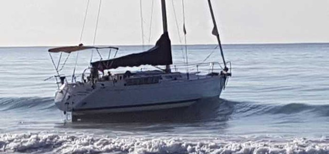 Migranti su veliero sbarcati nel Catanzarese