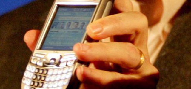 Estorsione a sfondo erotico, ricattato per foto compromettenti mandate via chat