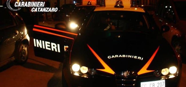 Furto all'interno di un'auto, individuato il responsabile