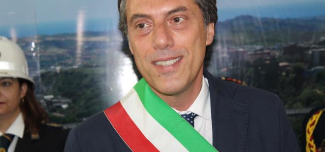 Intimidazione alla sede Uil di Scalea, la solidarietà del sindaco Fiorita