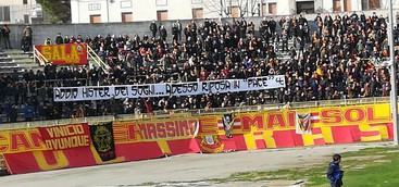 "Addio mister dei sogni", i tifosi del Catanzaro ricordano Bruno Pace