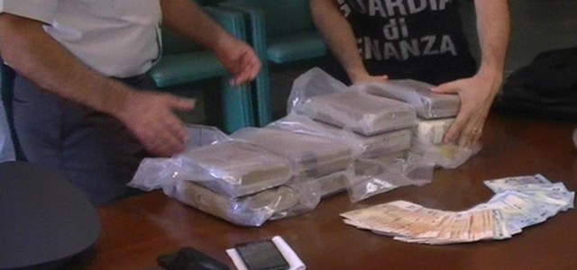 Sequestrati 12 kg di cocaina a Cagliari, arrestato un calabrese