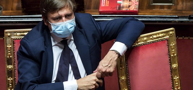 Sileri a Tagadà: "Zuccatelli ha un curriculum d'esperienza, non  andrei a vedere il passo falso sulla mascherina"