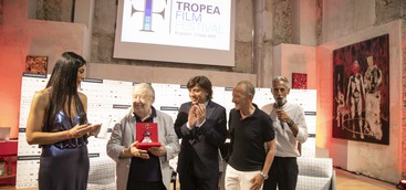 Pupi Avati incanta il pubblico del Tropea Film Festival con aneddoti e invettive contro i “ruffiani” che si fanno strada immeritatamente