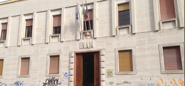 Medico dell'Asp di Cosenza tenta di investire i suoi colleghi