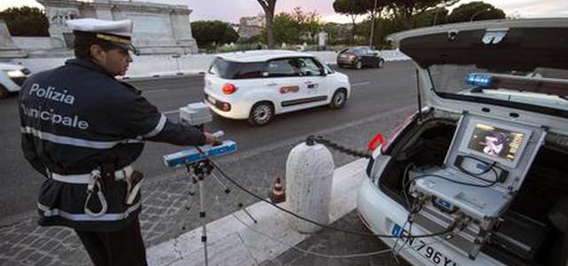 Stop autovelox 'selvaggi', serve segnale