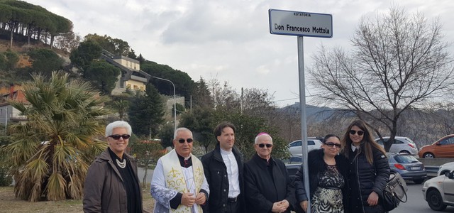 Rotatoria di via Galiani intitolata al Venerabile Don Francesco Mottola