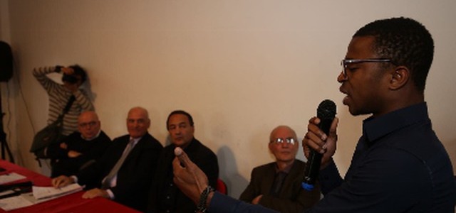 Oliverio a Riace: “il progetto dell’accoglienza non deve chiudere”