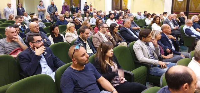 Cittadini e associazioni insieme per le feste natalizie