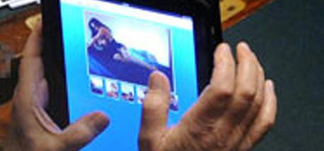 Finto carabiniere per truffare un uomo, denunciati 40enne e sua madre