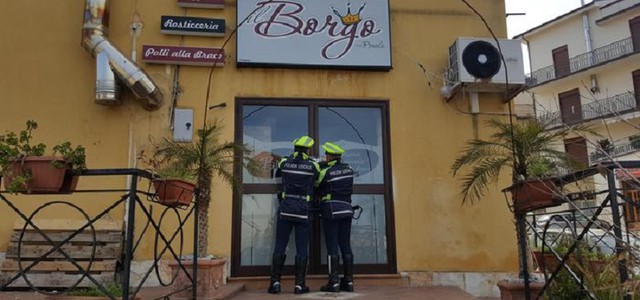 Sequestrata pizzeria in alloggio popolare