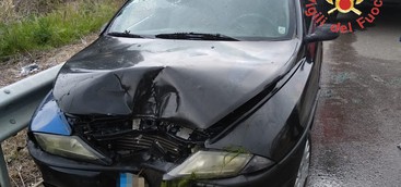 Flash - Catanzaro, auto finisce fuori strada: perde la vita un uomo (FOTO)