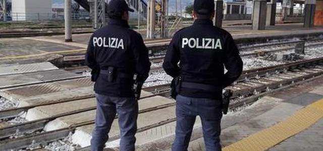 Deve scontare pena residua, intercettato sul treno a Villa