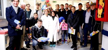 Catanzaro in visita ai piccoli degenti dell'oncoematologia pediatrica del Pugliese-Ciaccio (VIDEO)