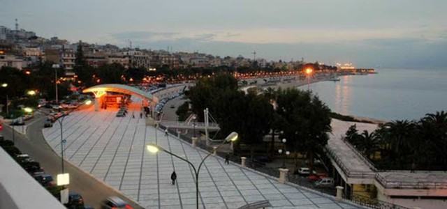 Rissa sul lungomare - identificati e multati i giovani coinvolti
