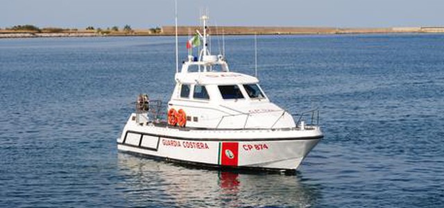 Diportisti soccorsi al largo di Crotone