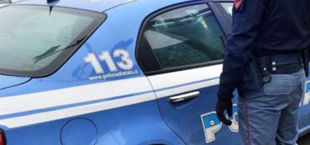In fiamme auto di dirigente istituto comprensivo Crotone