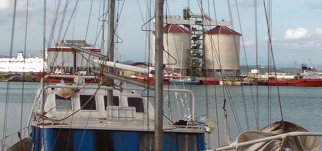 Sbarco 71 migranti nel porto di Crotone