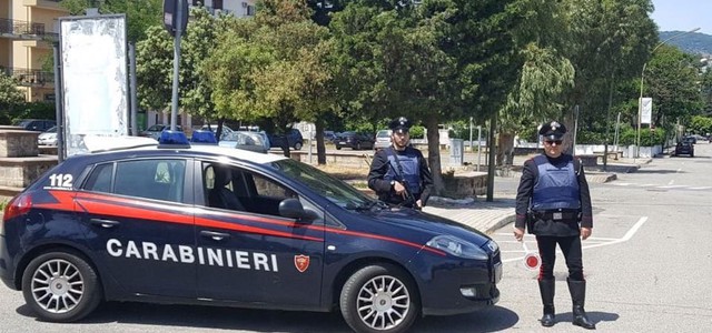 Pretende bevande senza pagare, poi minaccia i Carabinieri: arrestato