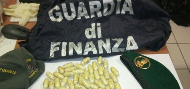 Aveva 440 grammi di eroina nello zaino, arrestato