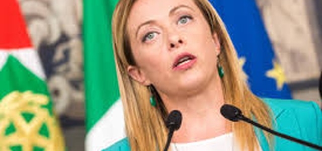Meloni a Catanzaro : "Qui servono infrastrutture di cittadinanza"