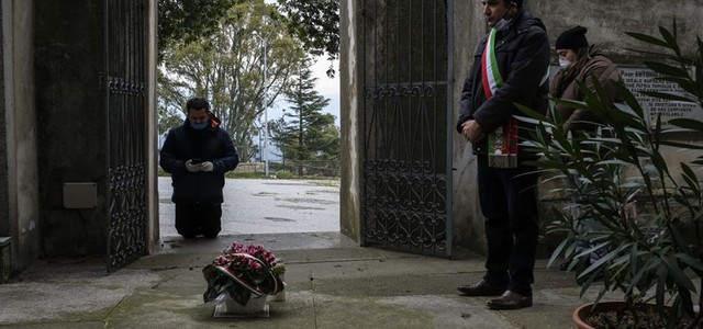 Il sindaco di Maida visita i due cimiteri cittadini e rende omaggio ai defunti