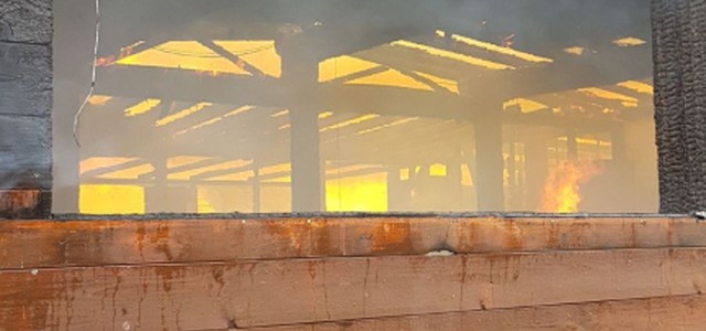Incendiato ancora il Lido Ionio a Catanzaro, il titolare: "Siamo senza parole" (VIDEO)