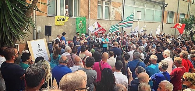 Sit-In Ospedale Polistena: No alla chiusura di pediatria e ginecologia