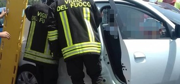 Incidente stradale sulla statale 106, due feriti